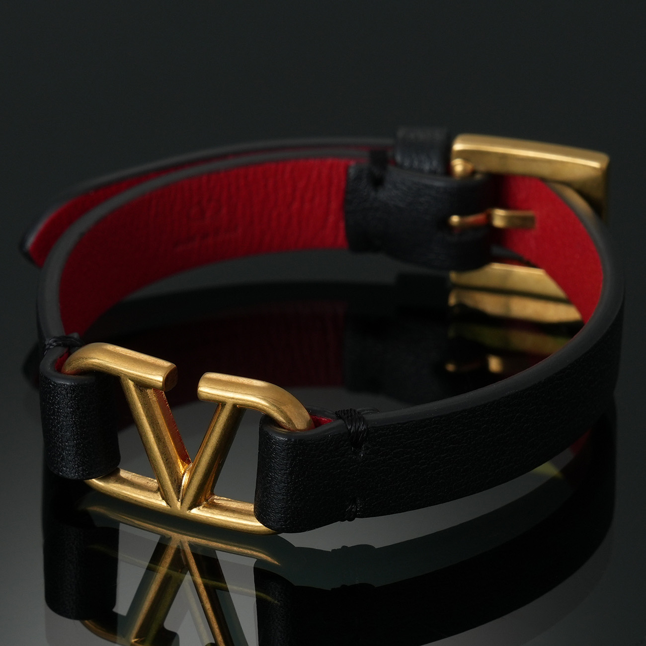 VALENTINO(USED)발렌티노 V링 레더 브레이슬릿