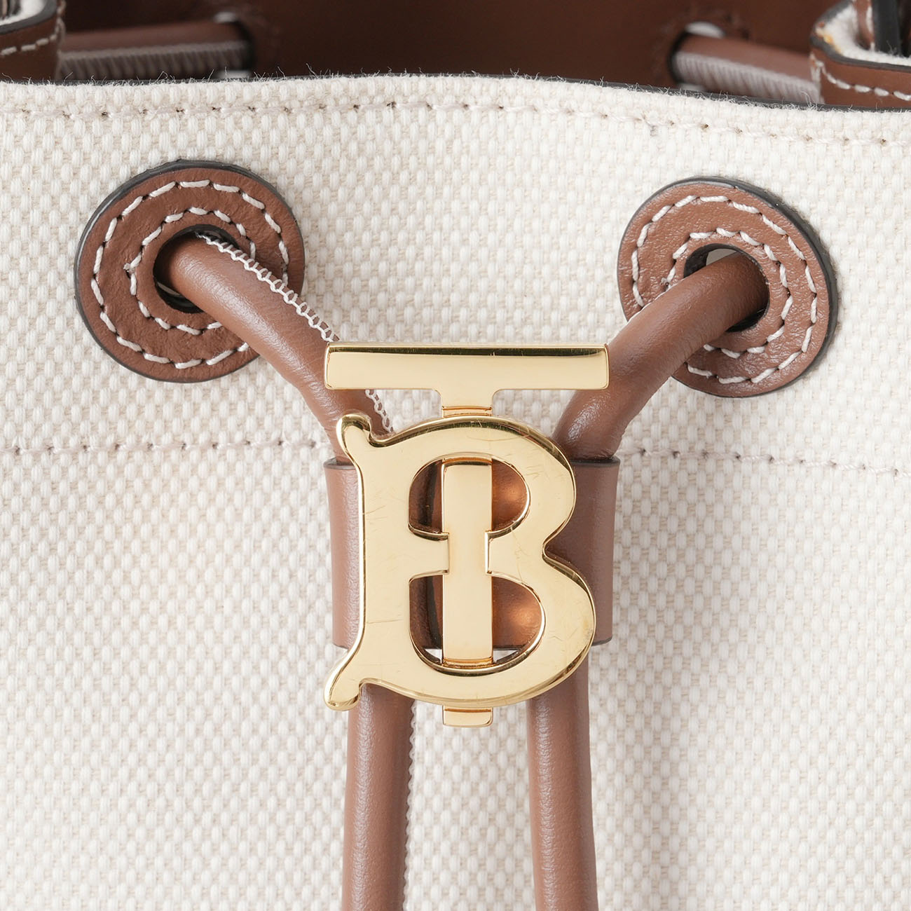 BURBERRY(USED)버버리 드로스트링 버킷 스무스 레더 캔버스 백