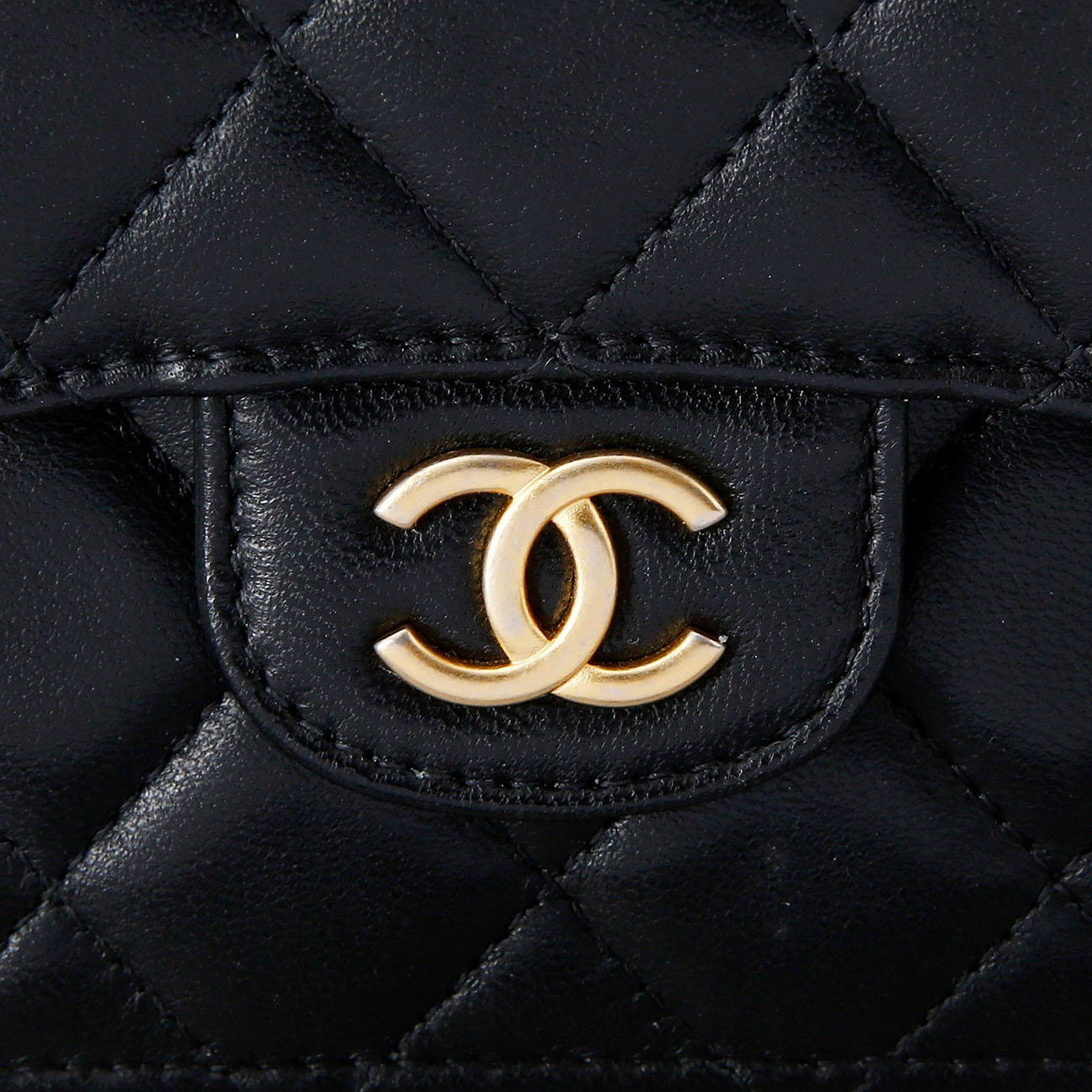 CHANEL(USED)샤넬 램스킨 탑핸들 미니플랩백