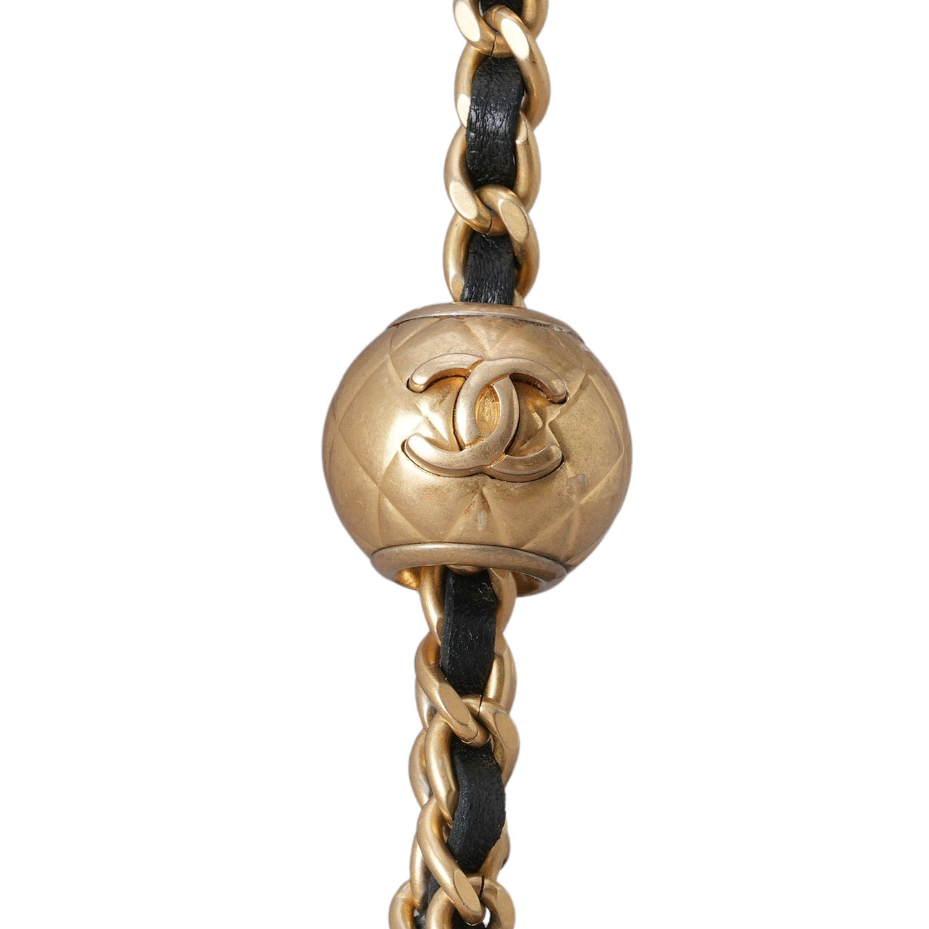 CHANEL(USED)샤넬 램스킨 라운드 골든볼 체인백