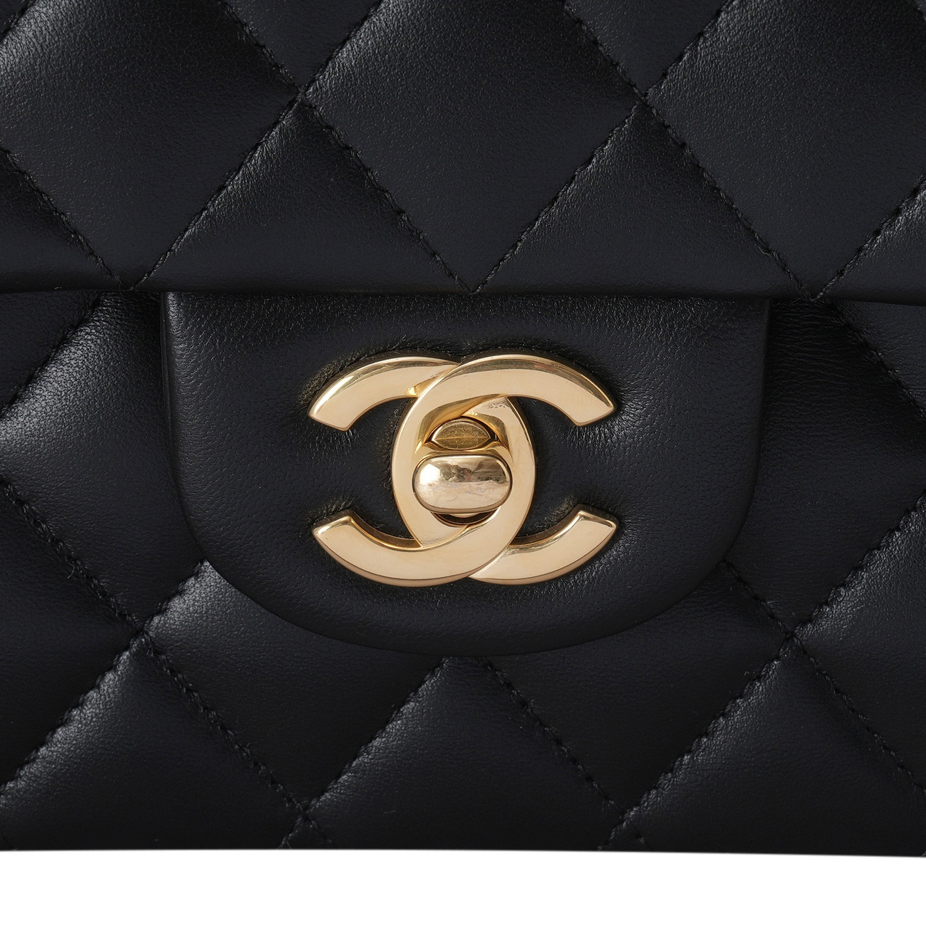 CHANEL(USED)샤넬 램스킨 클래식 미듐 플랩백