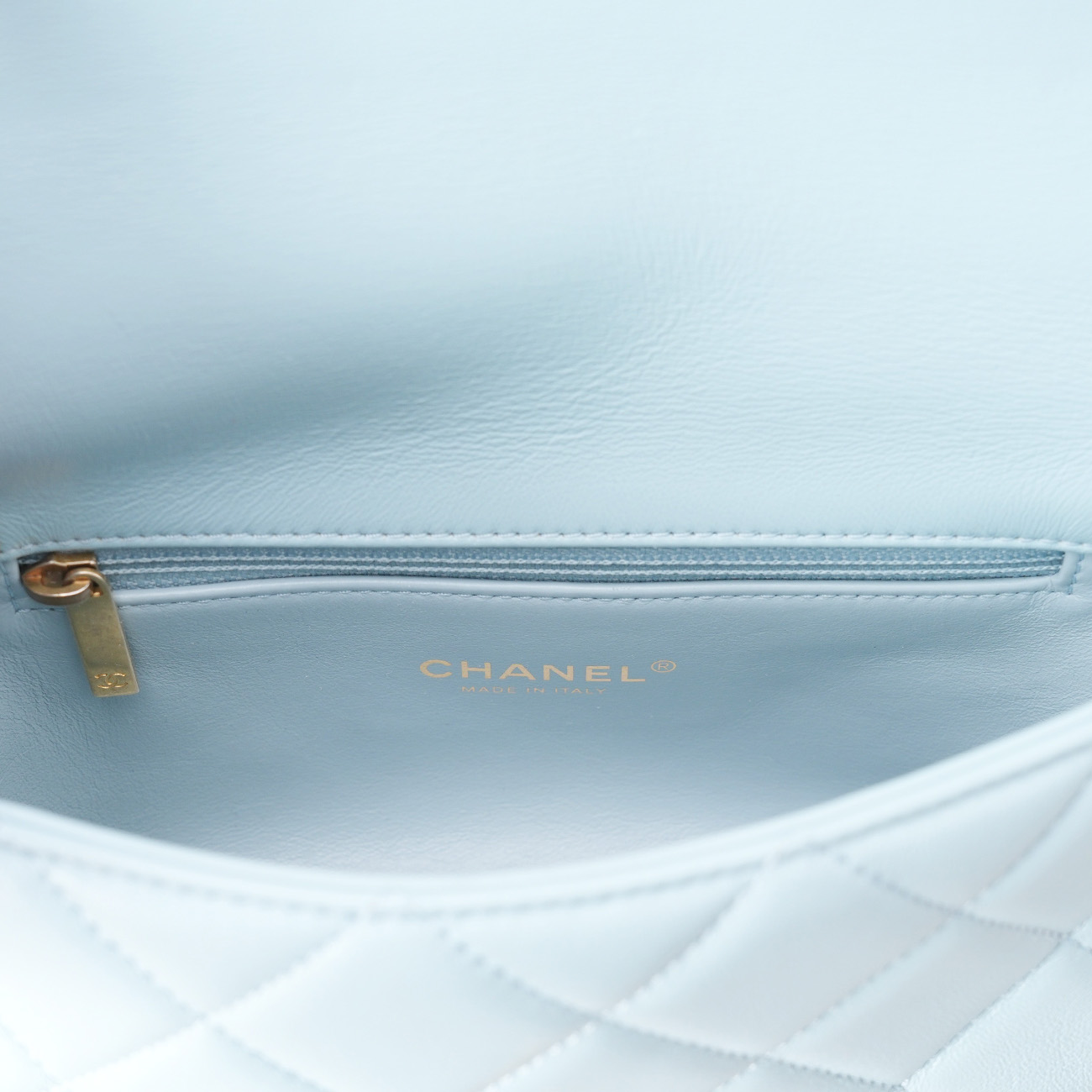 CHANEL(USED)샤넬 시즌 클래식 뉴미니 크로스백