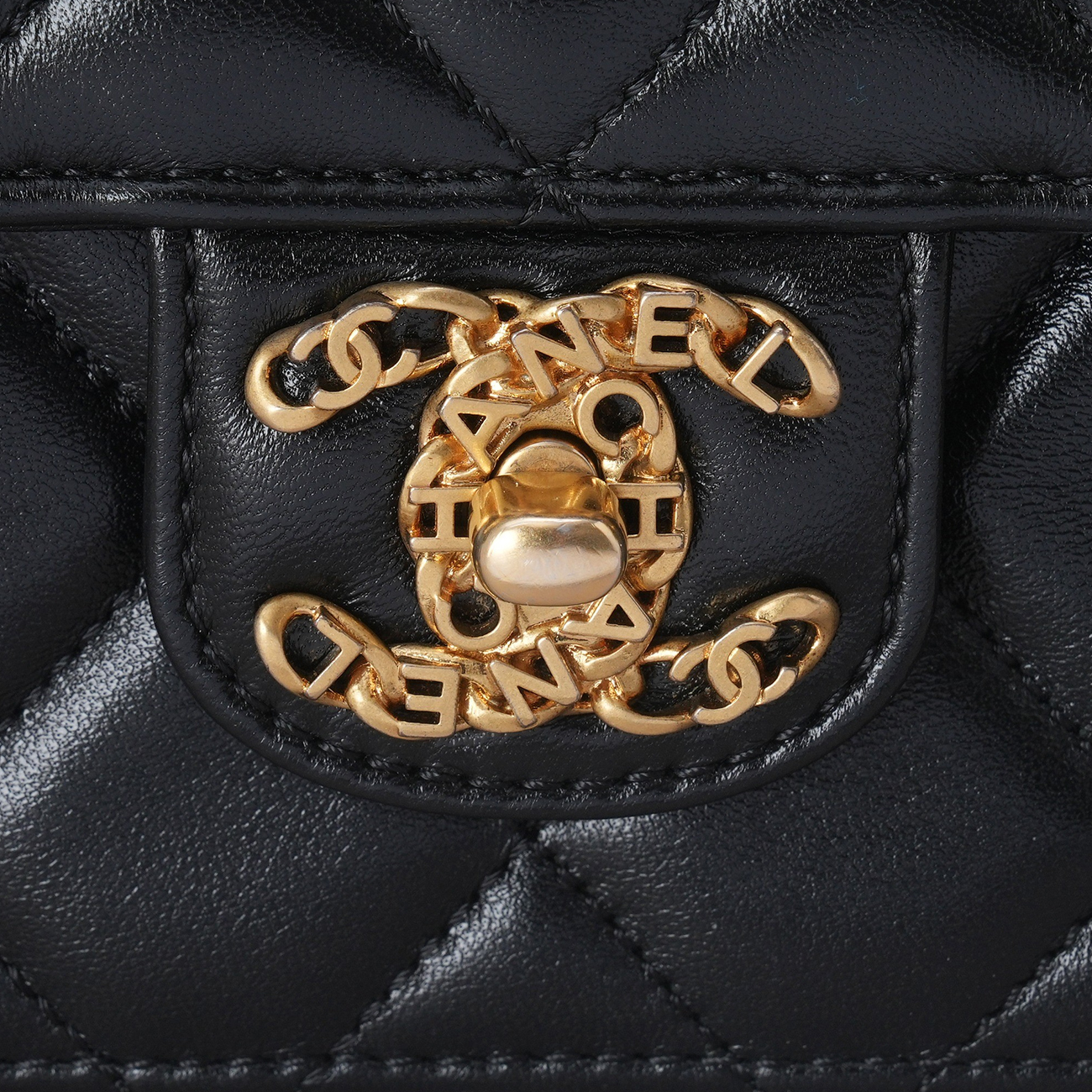 CHANEL(USED)샤넬 AS4056 시즌 CC로고 미니 플랩백