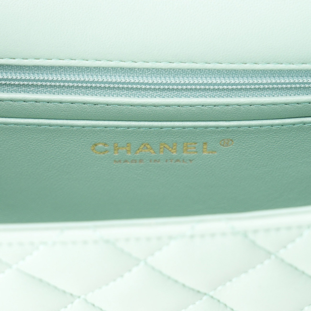 CHANEL(USED)샤넬 AS2431 클래식 뉴미니 탑 핸들백