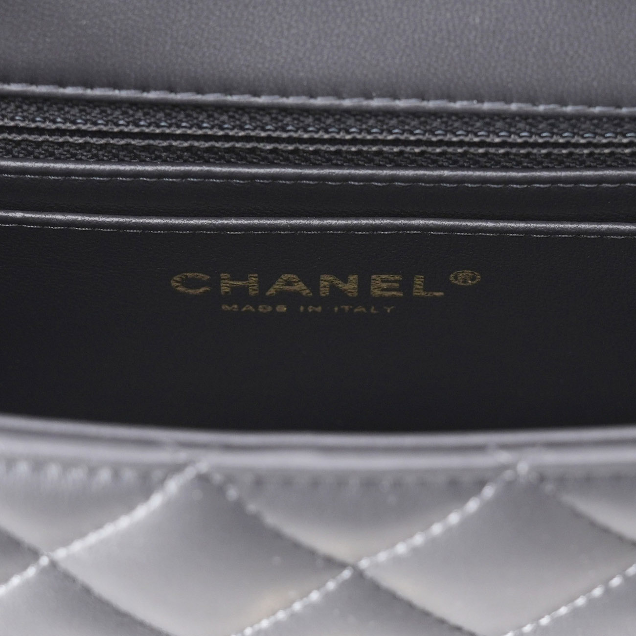 CHANEL(USED)샤넬 A69900 램스킨 뉴미니 클래식 크로스백