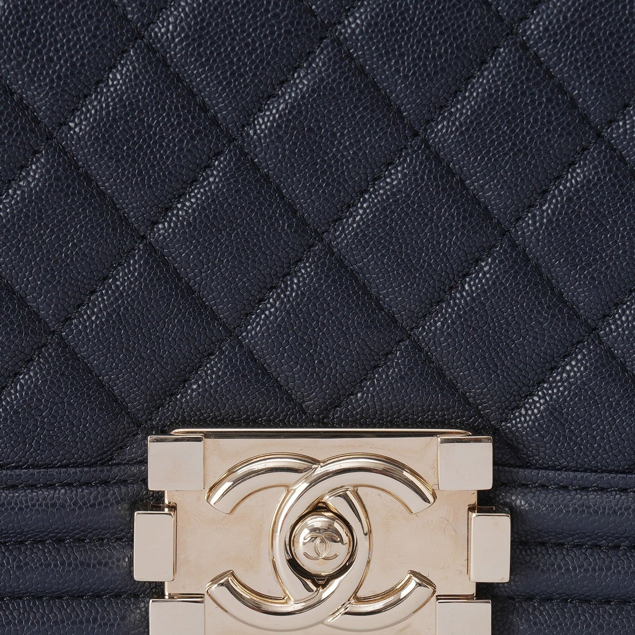 CHANEL(USED)샤넬 캐비어 보이샤넬 미듐 플랩백
