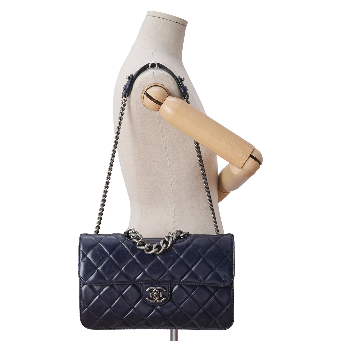 CHANEL(USED)샤넬 A66435 시즌 퍼펙트 엣지 라지 플랩백