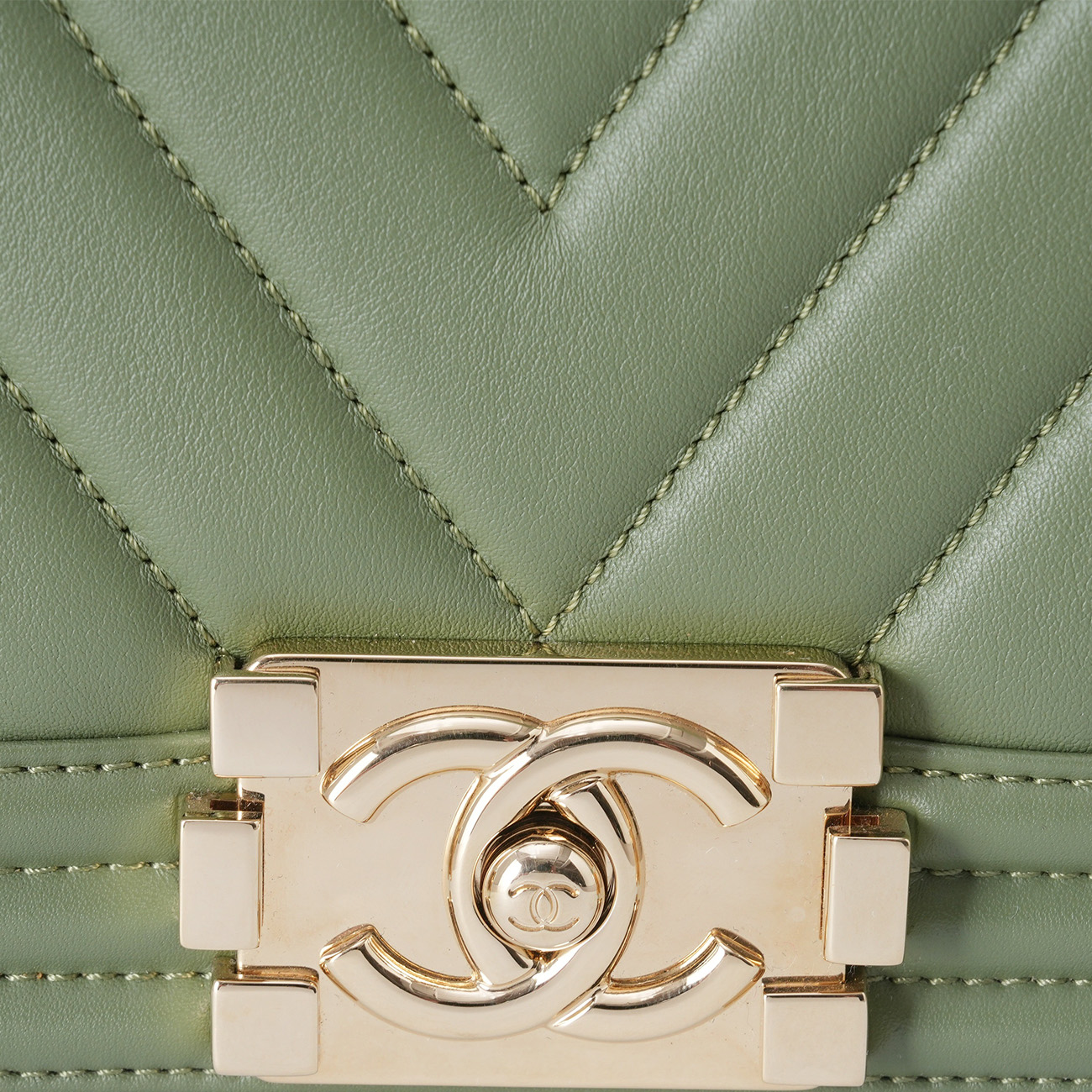 CHANEL(USED)샤넬 보이샤넬 쉐브론 미듐