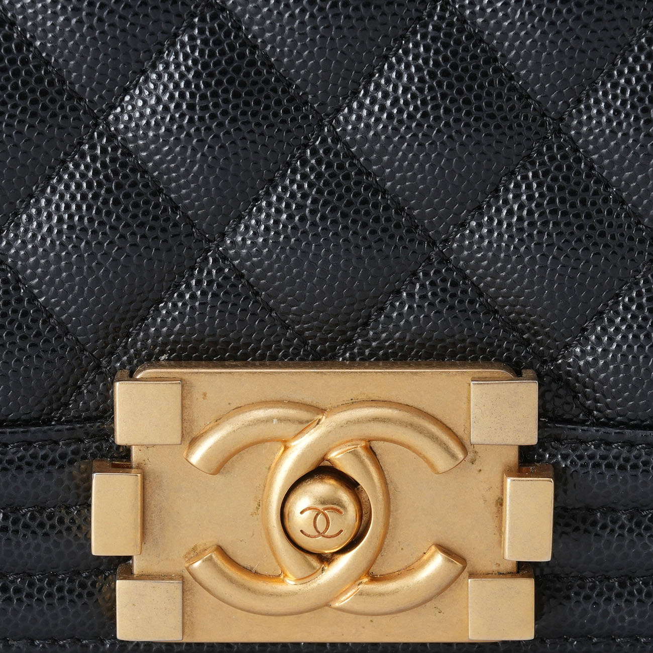 CHANEL(USED)샤넬 캐비어 보이샤넬 미듐 플랩백