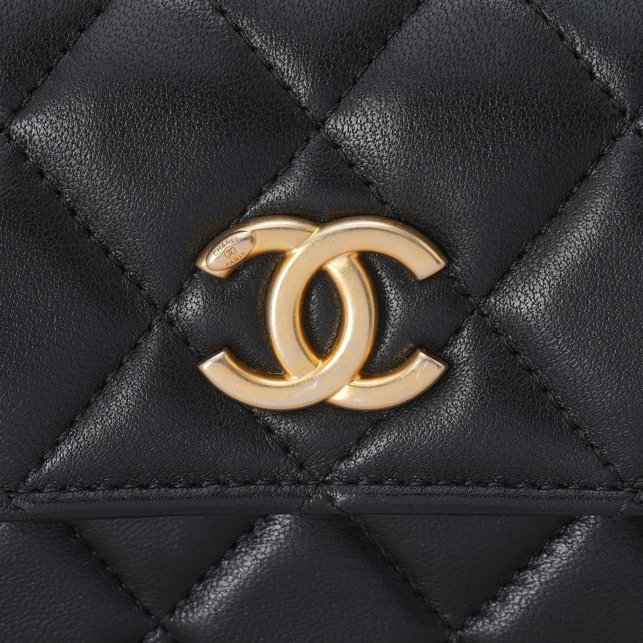 CHANEL(USED)샤넬 AP3010 체인 탑핸들 미니 크로스백