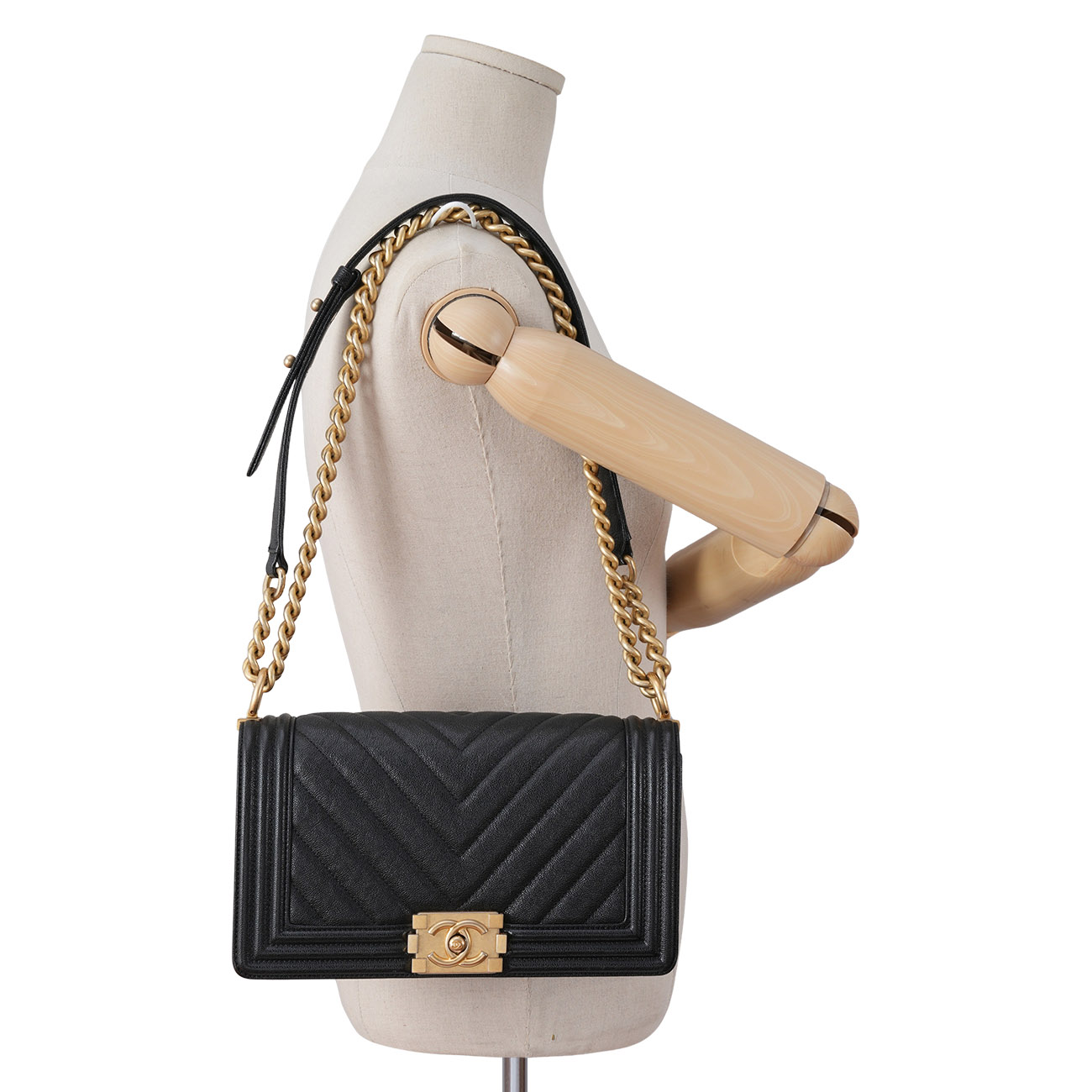 CHANEL(USED)샤넬 캐비어 쉐브론 보이샤넬 미듐 플랩백