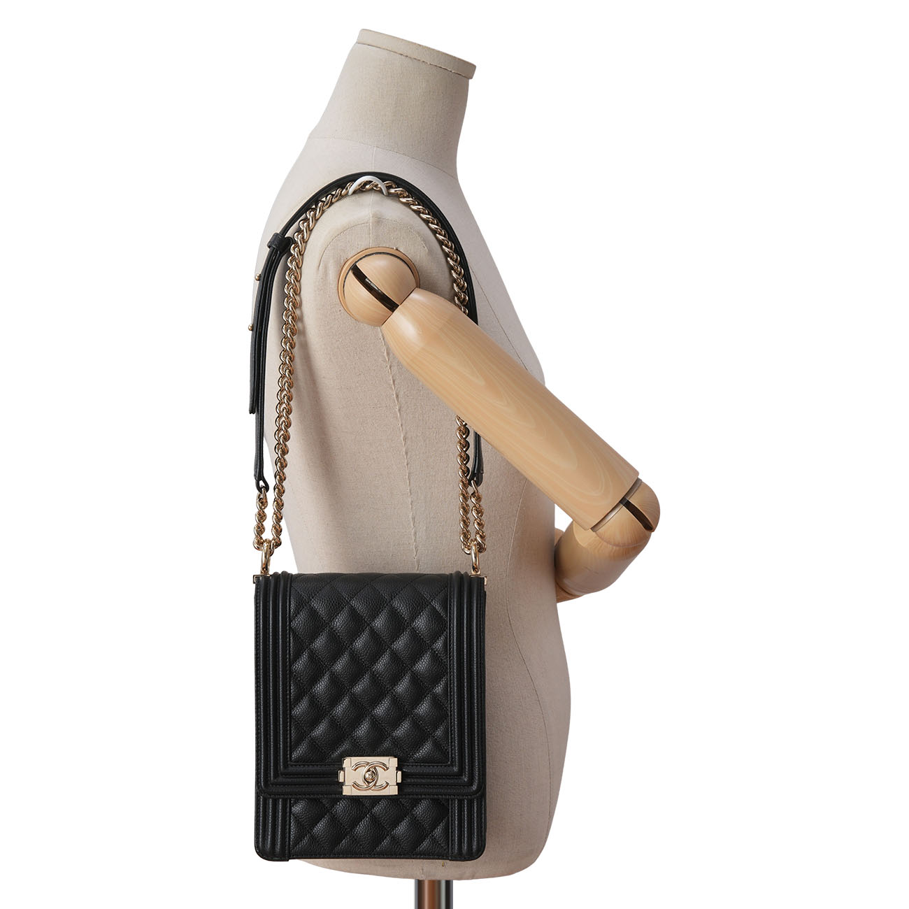 CHANEL(USED)샤넬 AS0130 캐비어 보이샤넬 사첼백