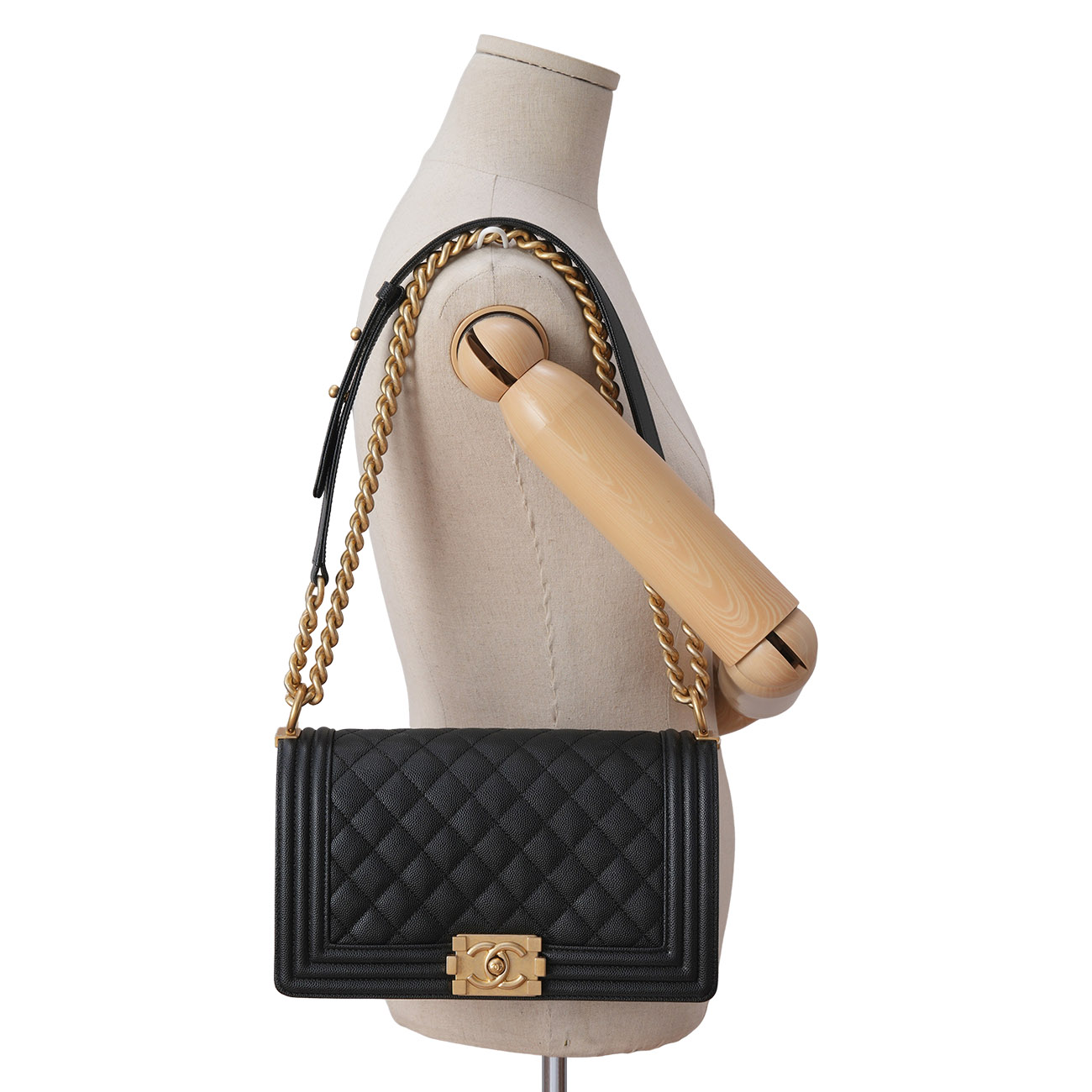 CHANEL(USED)샤넬 캐비어 보이샤넬 미듐 체인 숄더백