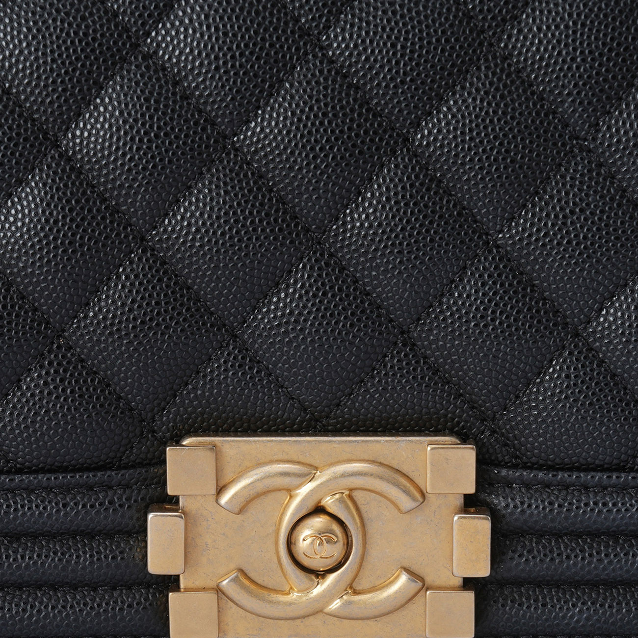 CHANEL(USED)샤넬 캐비어 보이샤넬 미듐 체인 숄더백