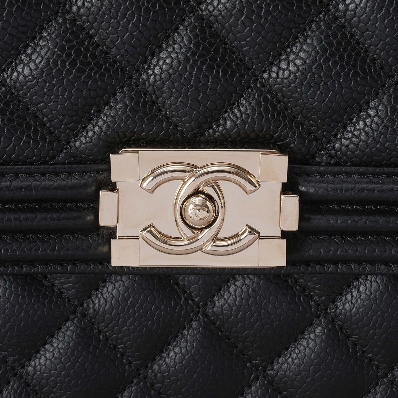 CHANEL(USED)샤넬 캐비어 보이샤넬 사첼백