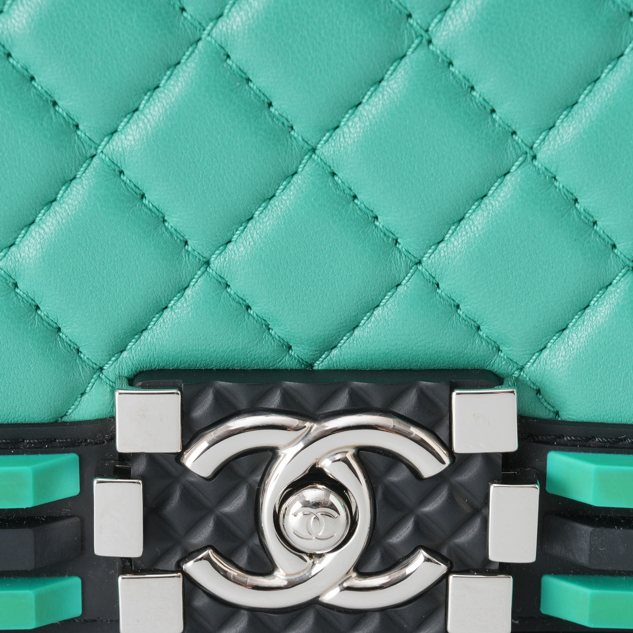 CHANEL(USED)샤넬 시즌 보이샤넬 미듐 플랩백