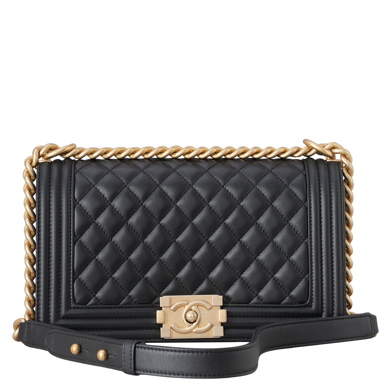 CHANEL(USED)샤넬 램스킨 보이백 미듐