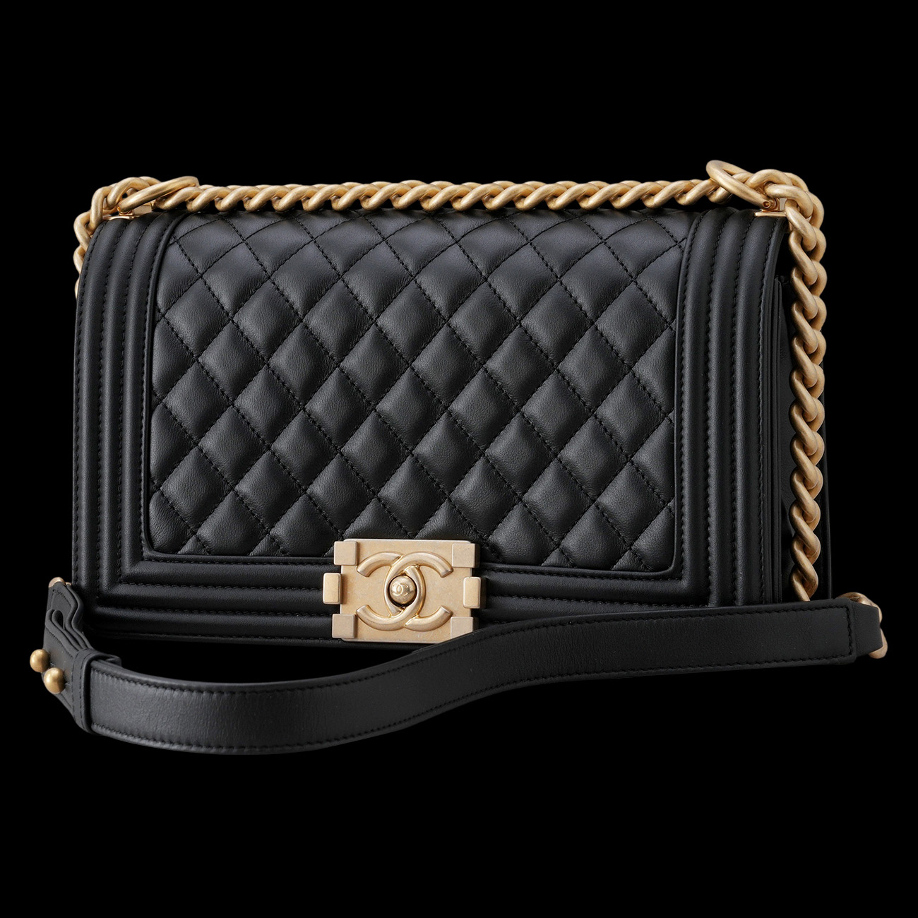 CHANEL(USED)샤넬 램스킨 보이백 미듐