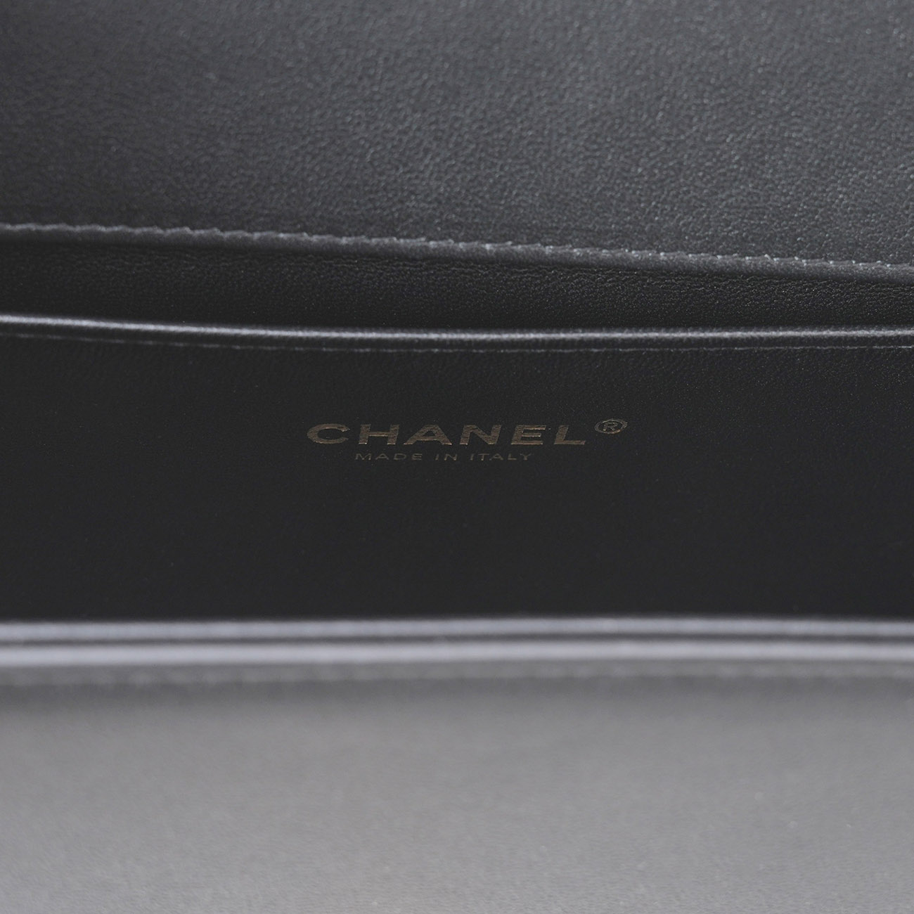 CHANEL(USED)샤넬 램스킨 보이백 미듐
