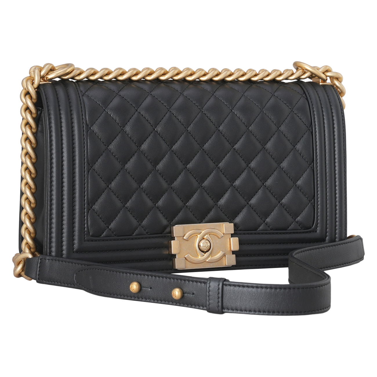 CHANEL(USED)샤넬 램스킨 보이백 미듐
