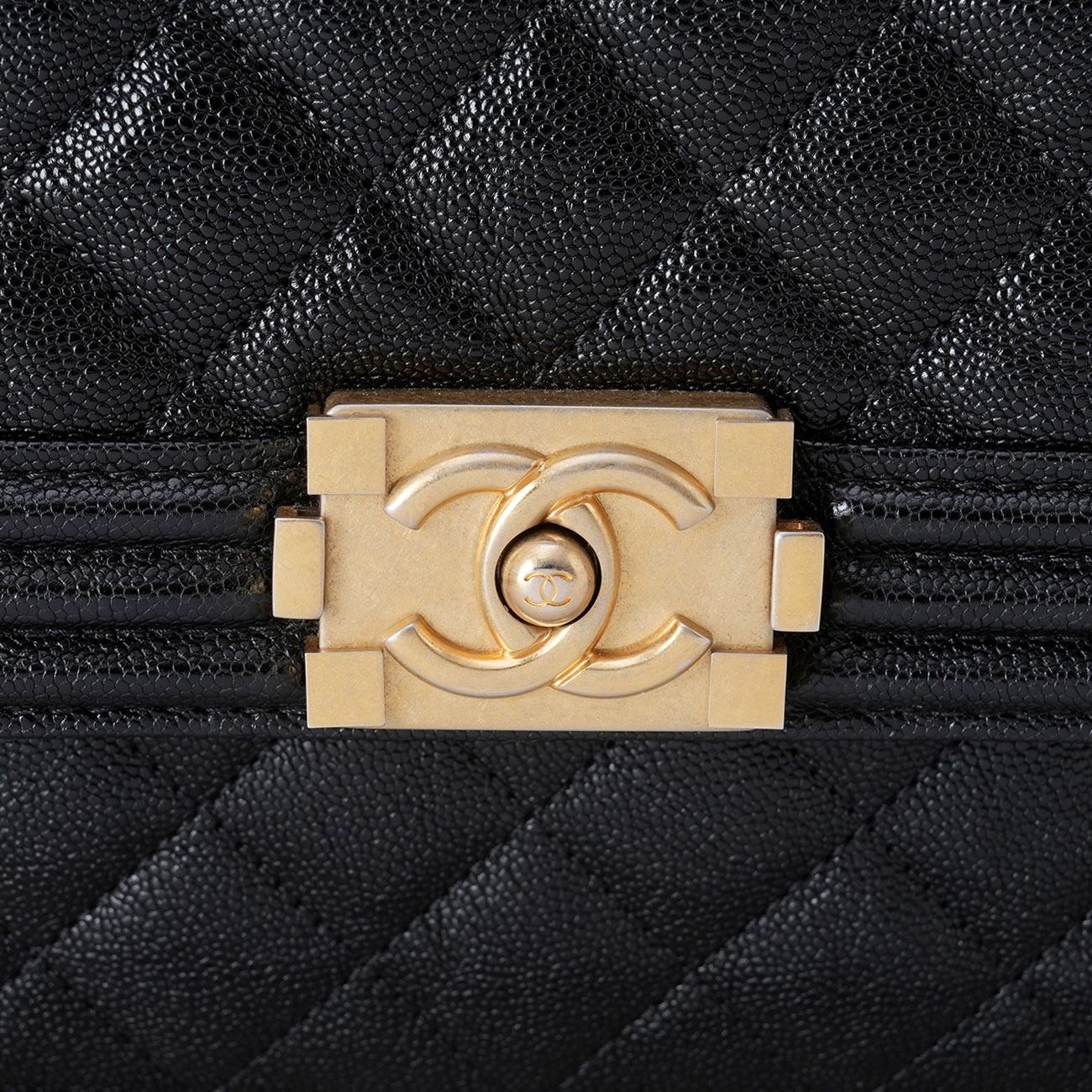 CHANEL(USED)샤넬 캐비어 보이샤넬 사첼백