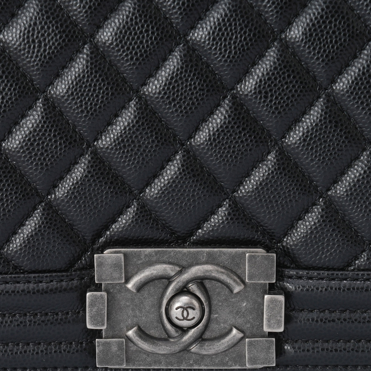 CHANEL(USED)샤넬 캐비어 보이샤넬 미듐 플랩백