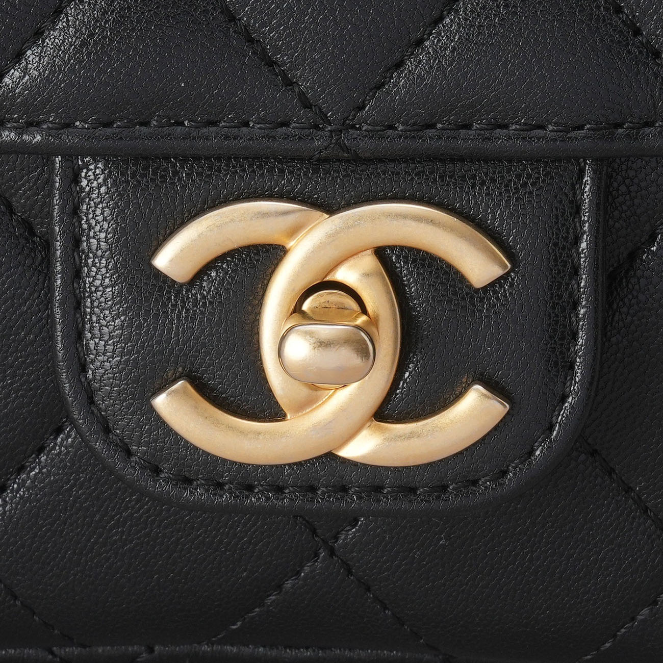 CHANEL(USED)샤넬 AS3950 고트스킨 체인 온 체인 크로스백