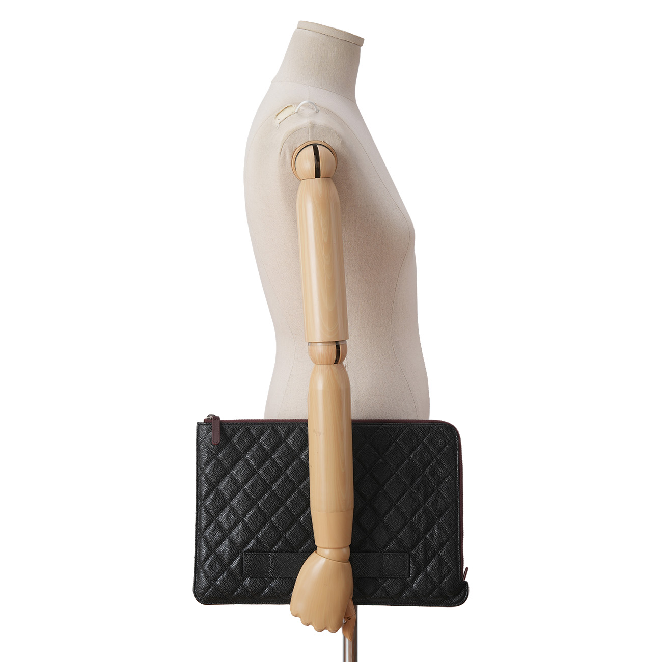 CHANEL(USED)샤넬 시즌 클래식 캐비어 스트랩 파우치