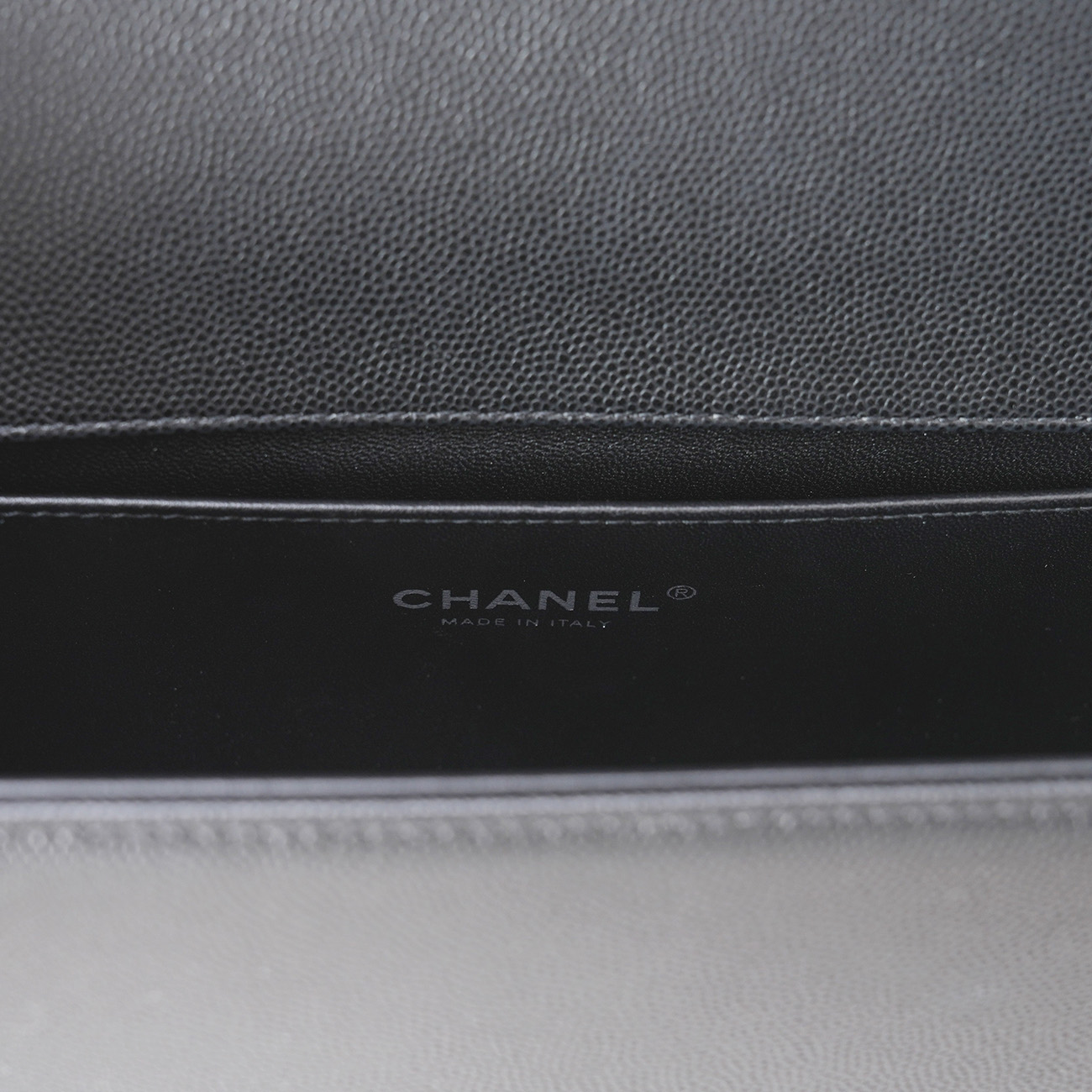 CHANEL(USED)샤넬 캐비어 보이샤넬 미듐 플랩백