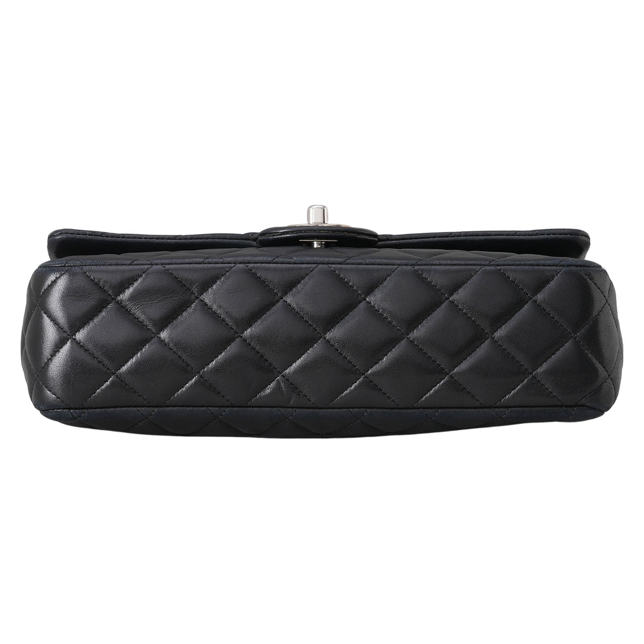 CHANEL(USED)샤넬 시즌 램스킨 CC로고 참 장식 체인 크로스백