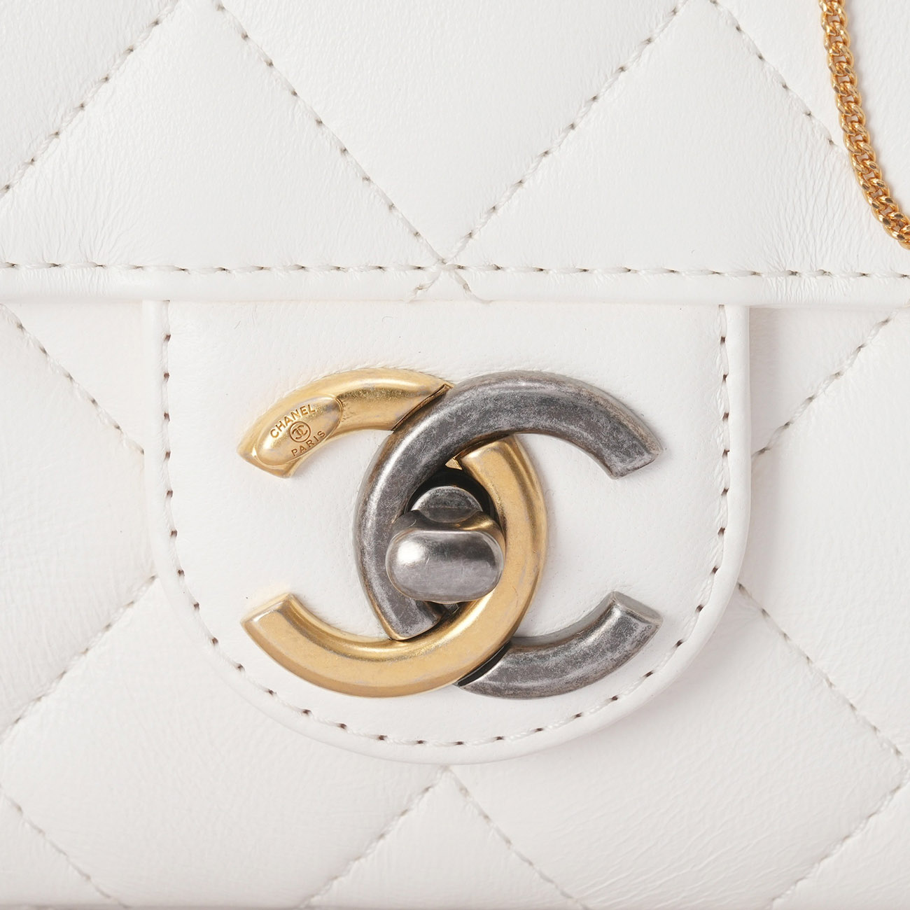 CHANEL(USED)샤넬 시즌 CC로고 체인 플랩 백