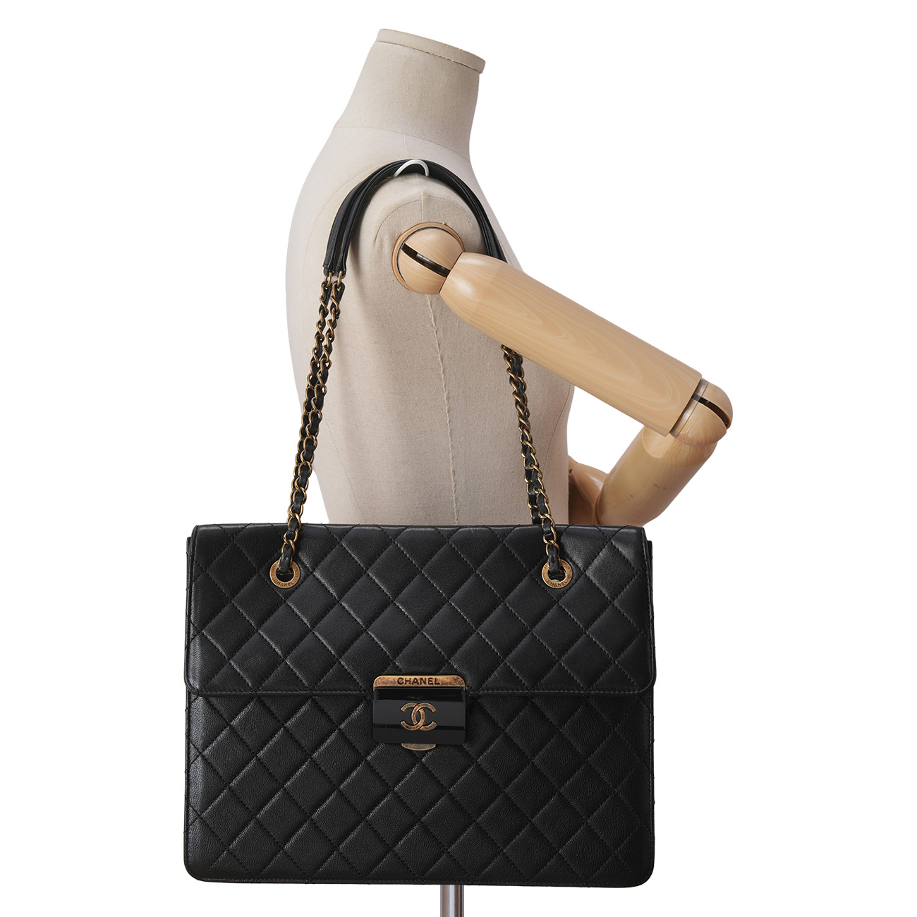 CHANEL(USED)샤넬 A93228 램스킨 뷰티락 체인 쇼퍼백