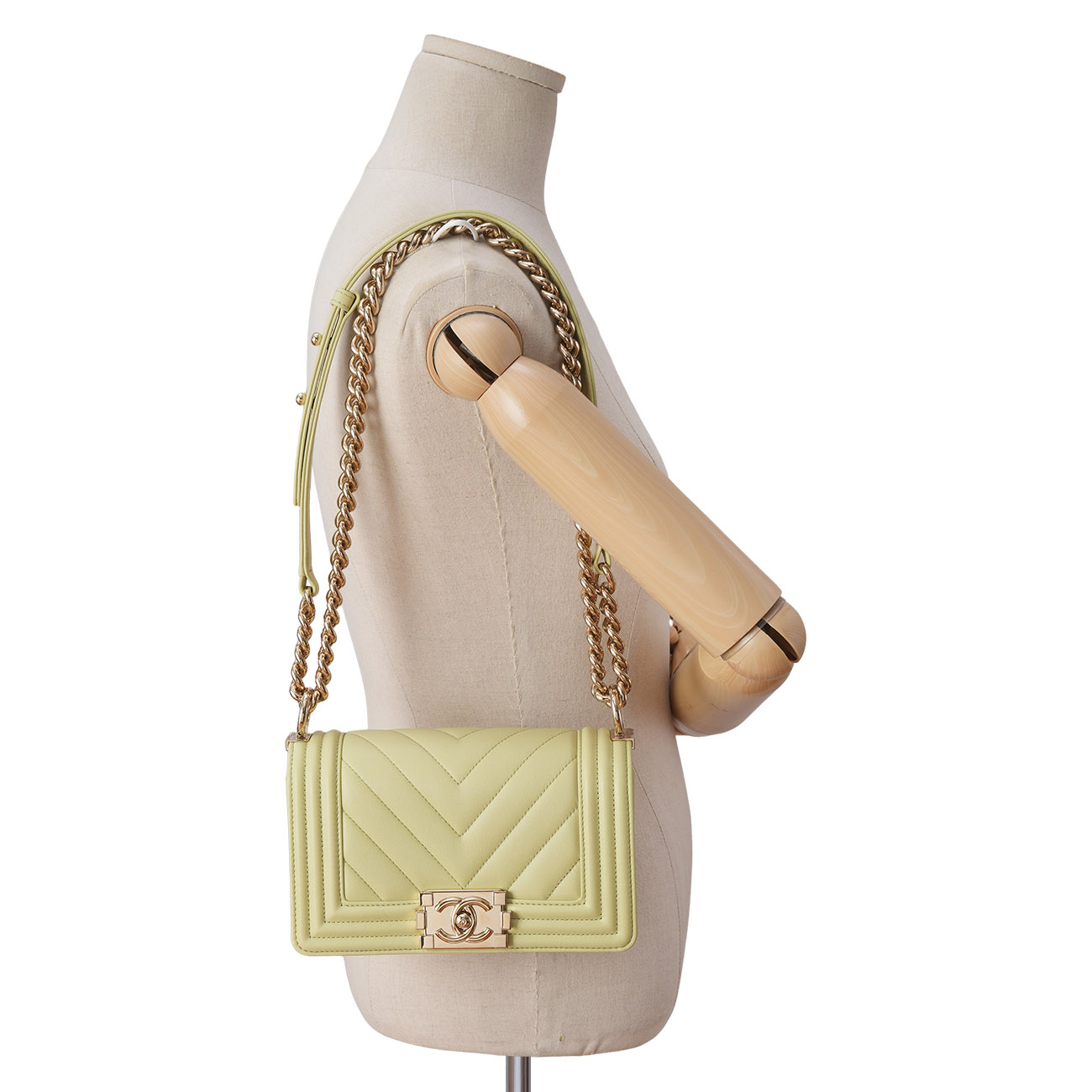 CHANEL(USED)샤넬 A67085 보이샤넬 쉐브론 스몰 체인 플랩백