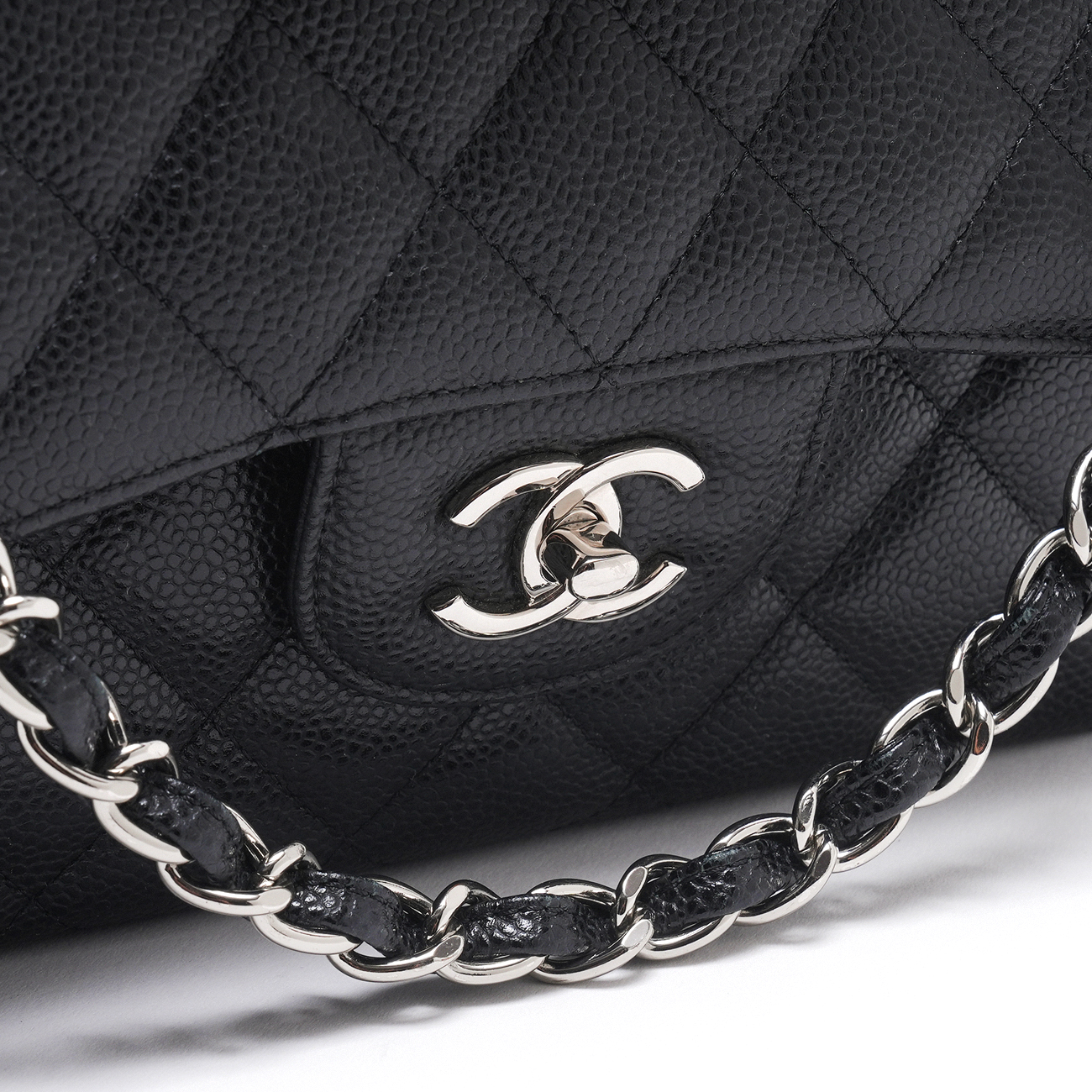 CHANEL(USED)샤넬 클래식 라지 플랩백 블랙 은장