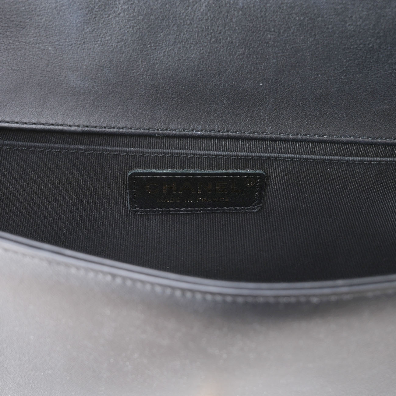 CHANEL(USED)샤넬 A67086 램스킨 쉐브론 보이백 미듐