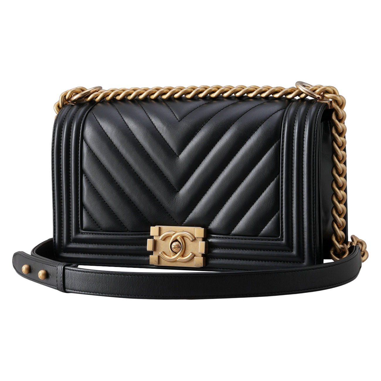 CHANEL(USED)샤넬 A67086 램스킨 쉐브론 보이백 미듐