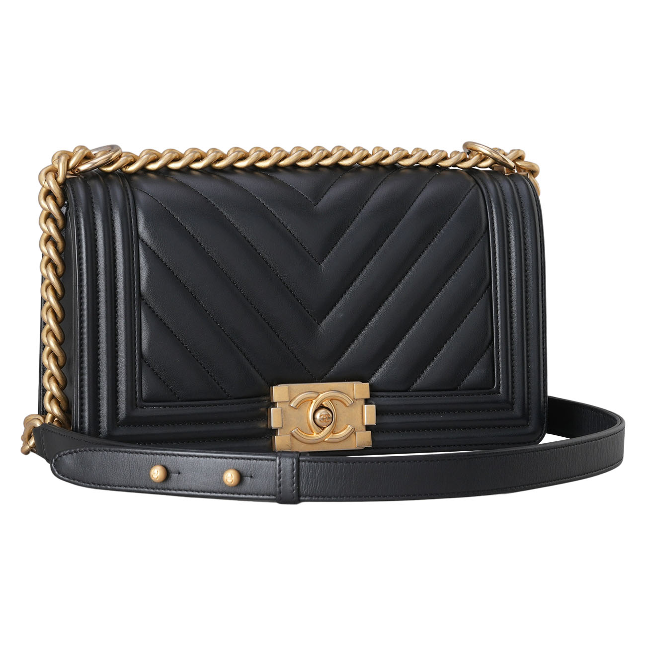 CHANEL(USED)샤넬 A67086 램스킨 쉐브론 보이백 미듐