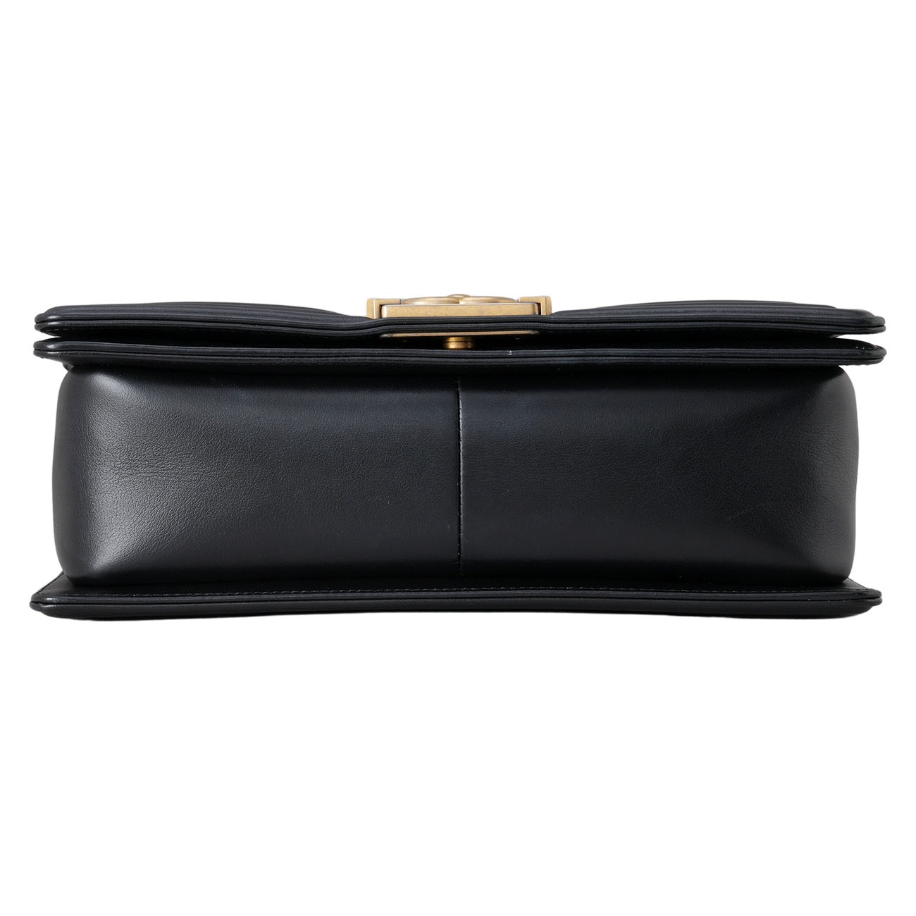 CHANEL(USED)샤넬 A67086 램스킨 쉐브론 보이백 미듐