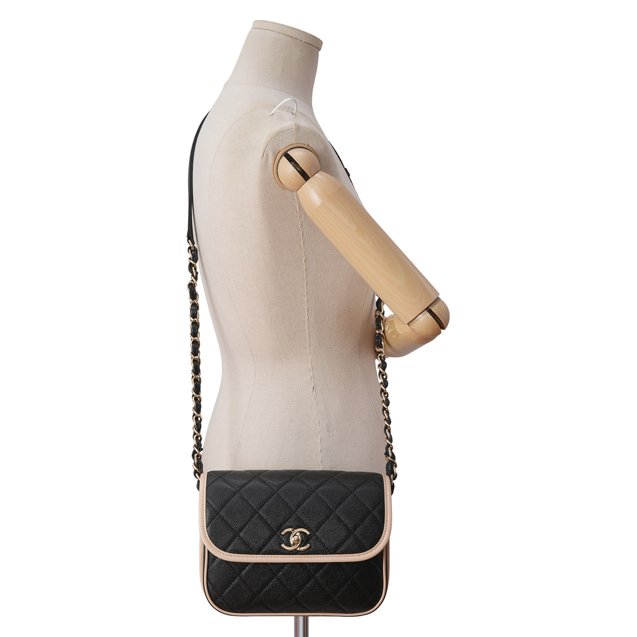 CHANEL(USED)샤넬 AS2447 캐비어 CC로고 메신저 백