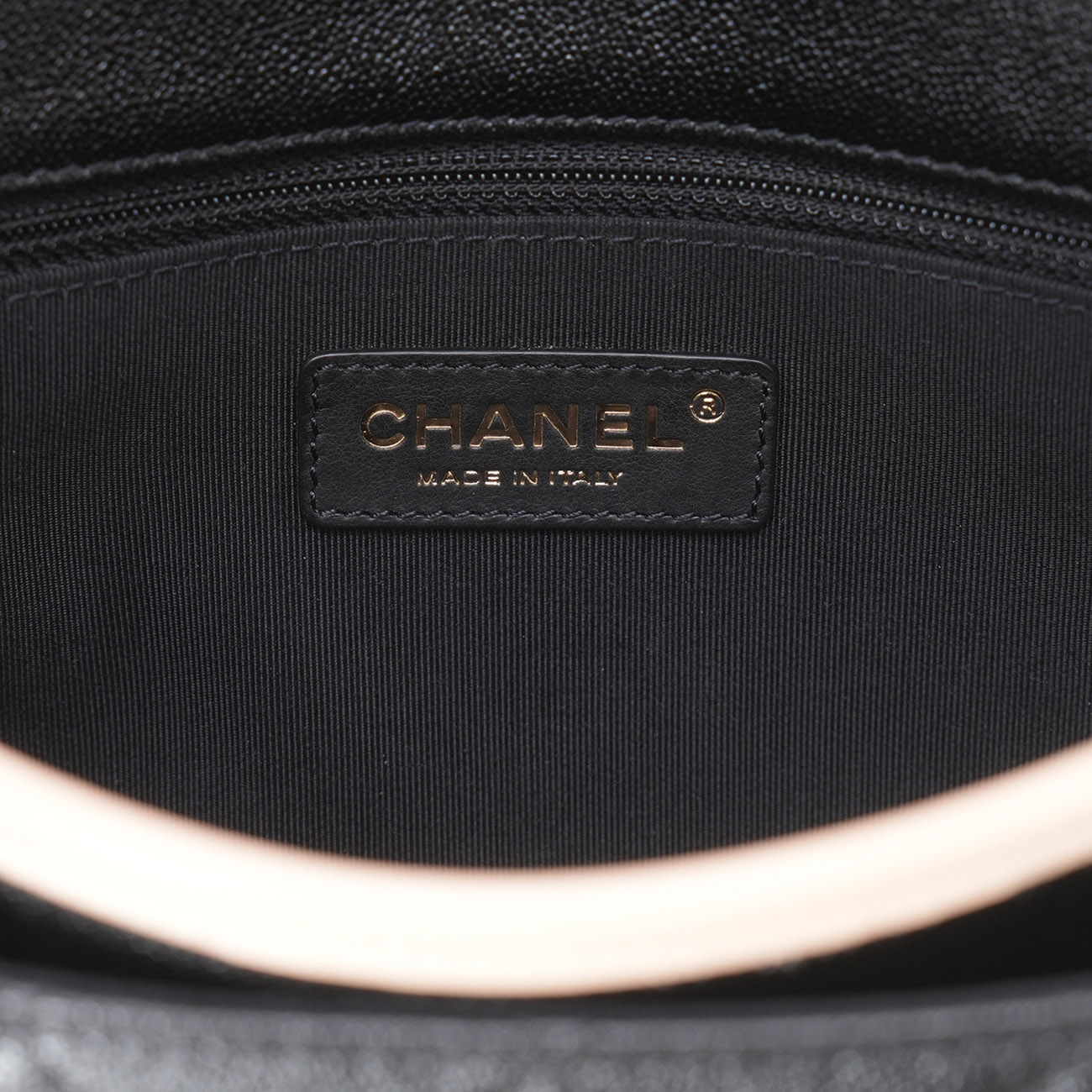 CHANEL(USED)샤넬 AS2447 캐비어 CC로고 메신저 백