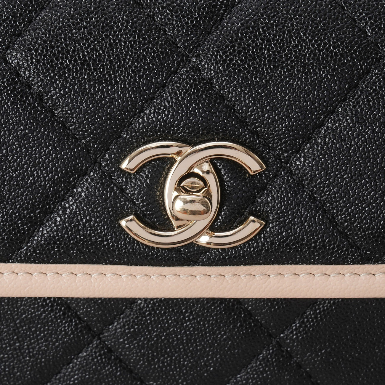 CHANEL(USED)샤넬 AS2447 캐비어 CC로고 메신저 백
