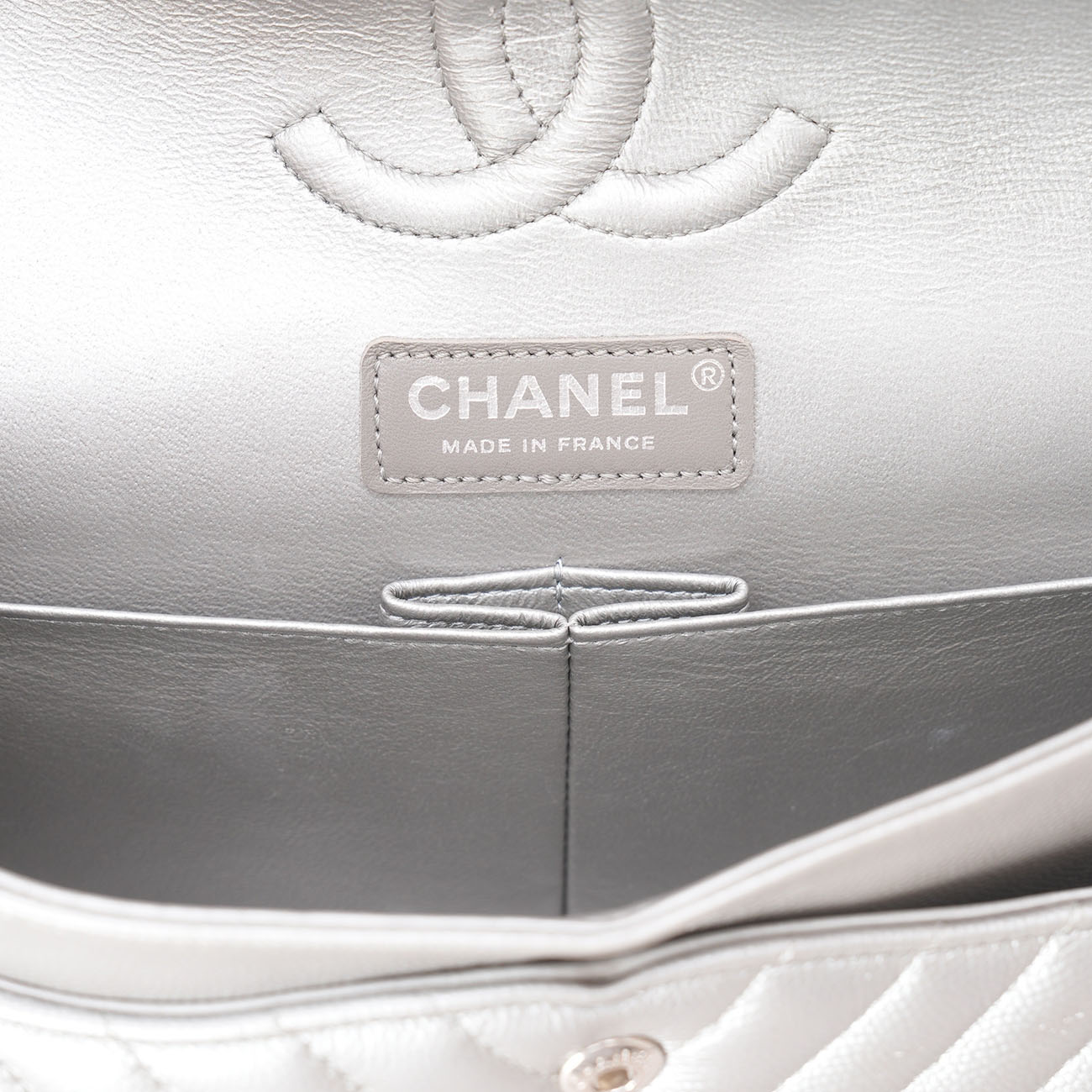 CHANEL(USED)샤넬 캐비어 쉐브론 클래식 미듐 플랩백