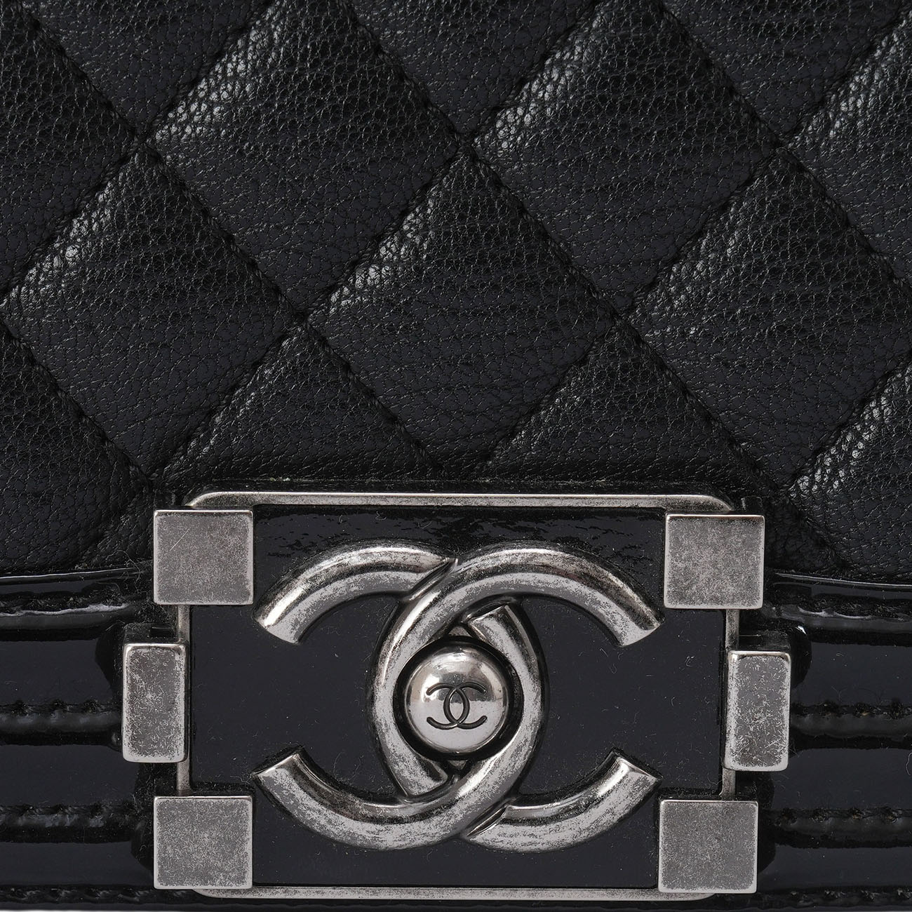 CHANEL(USED)샤넬 A67086 캐비어 보이백 미듐