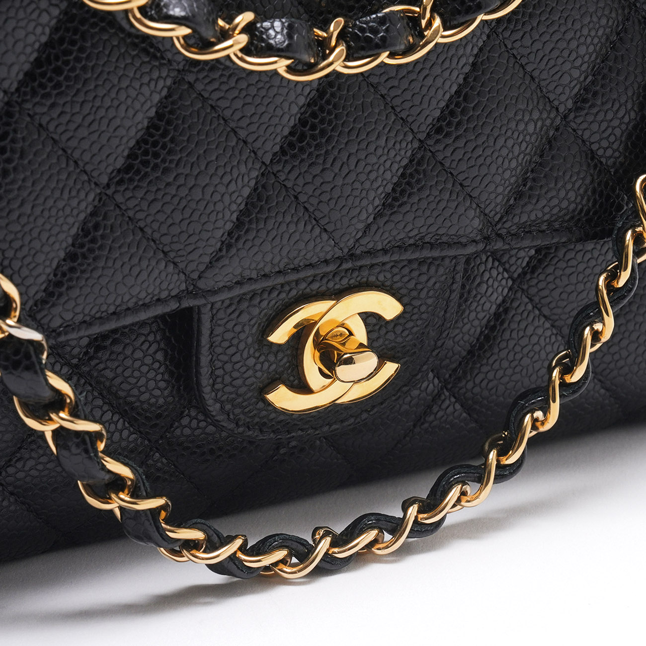 CHANEL(USED)샤넬 캐비어 클래식 미듐 플랩백