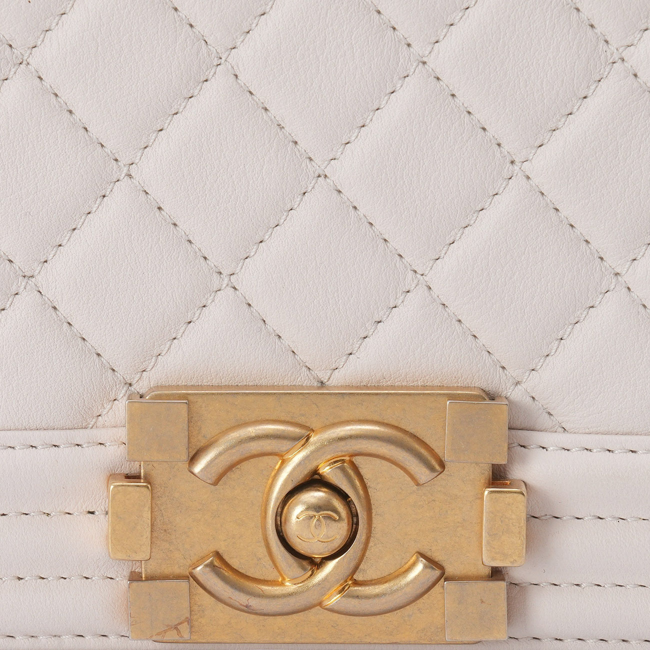 CHANEL(USED)샤넬 보이샤넬 미듐 플랩백