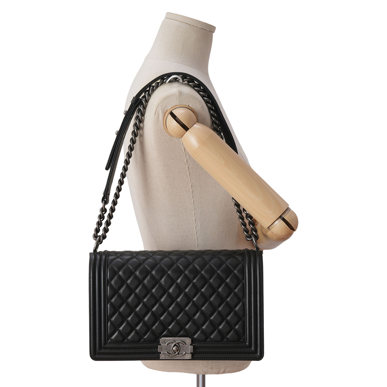 CHANEL(USED)샤넬 A92193 램스킨 보이백 뉴미듐