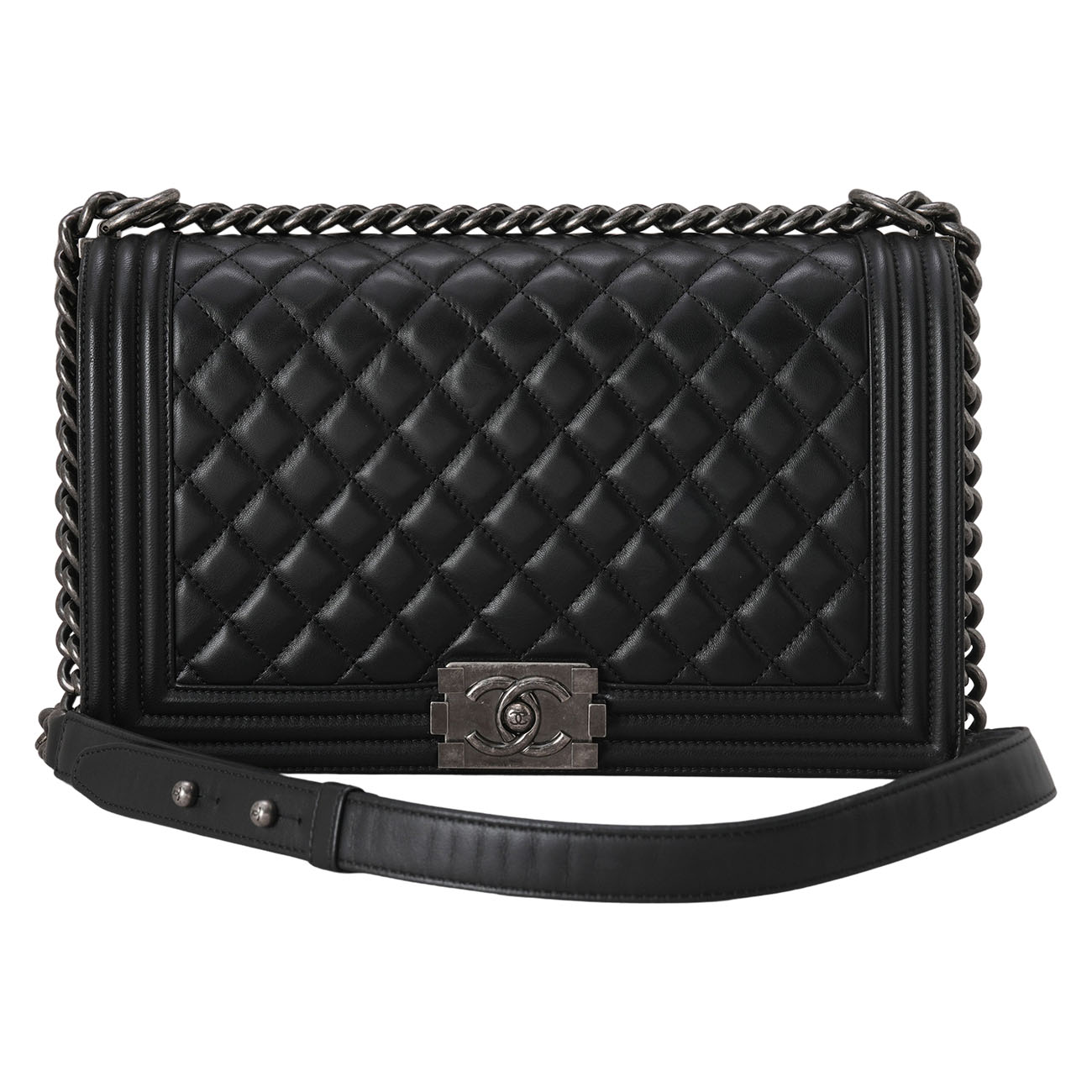 CHANEL(USED)샤넬 A92193 램스킨 보이백 뉴미듐