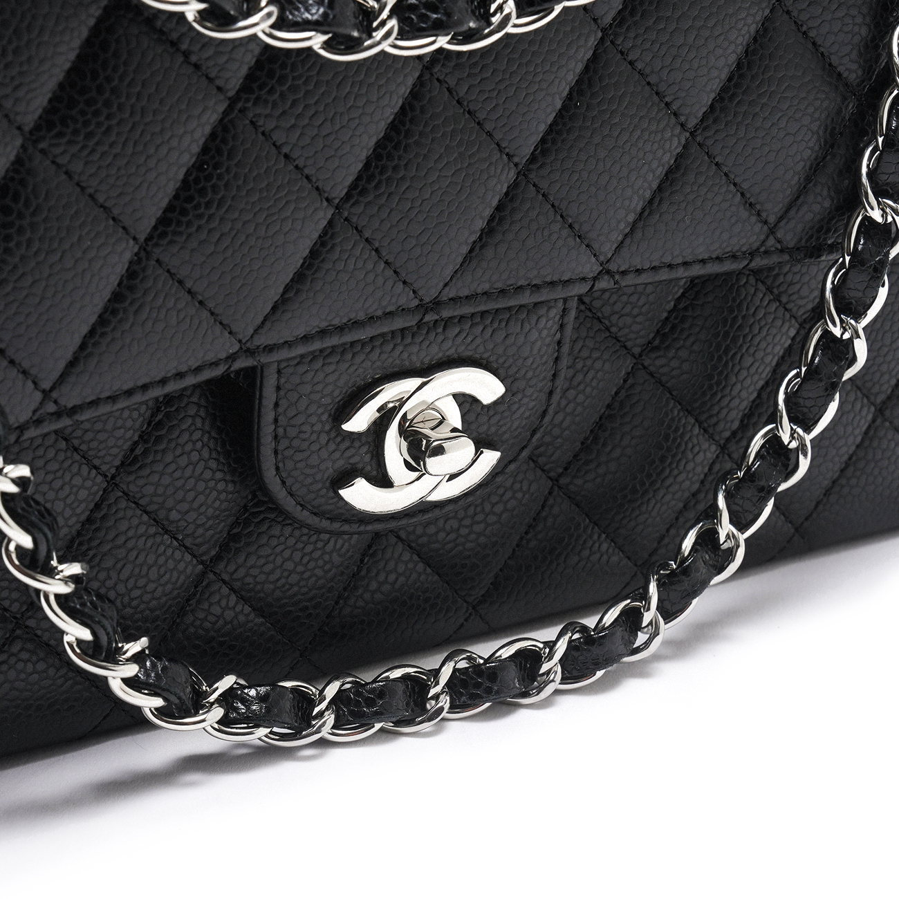 CHANEL(USED)샤넬 캐비어 클래식 미듐 플랩백