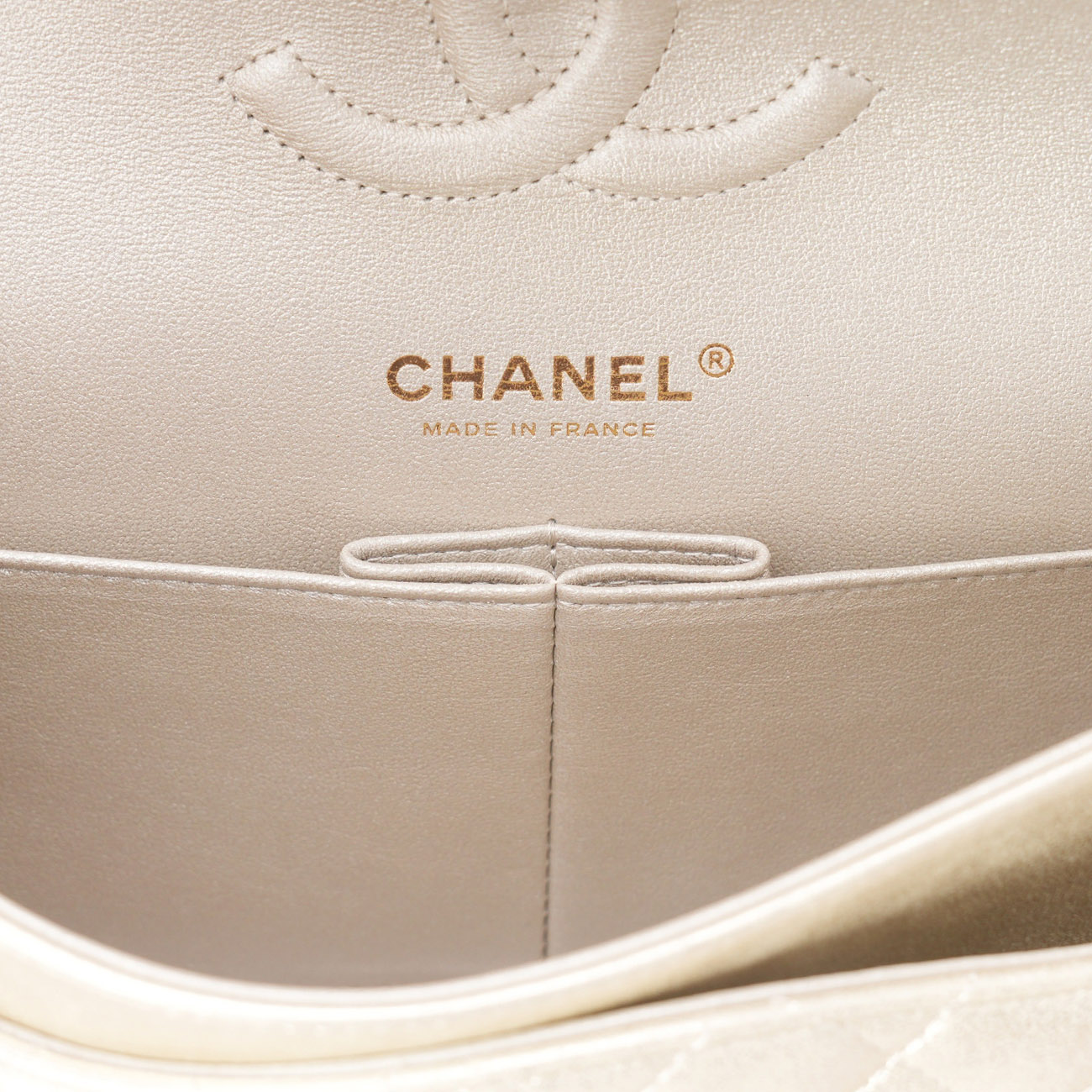 CHANEL(USED)샤넬 클래식 미듐 플랩백