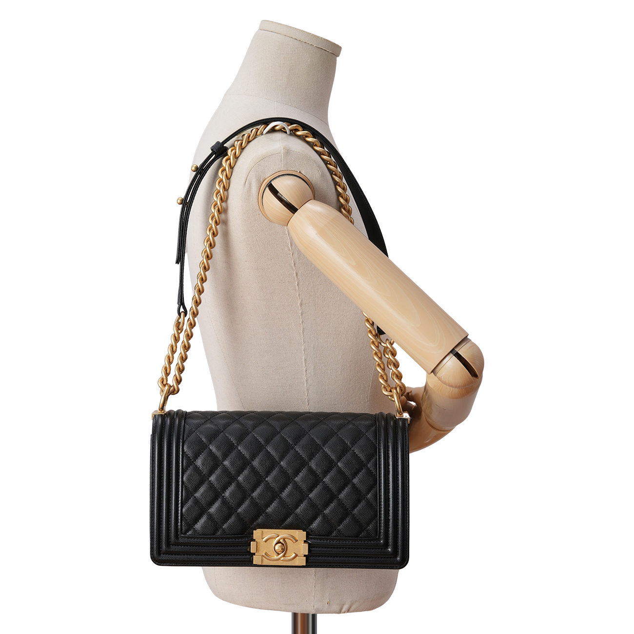 CHANEL(USED)샤넬 A67086 캐비어 보이백 미듐